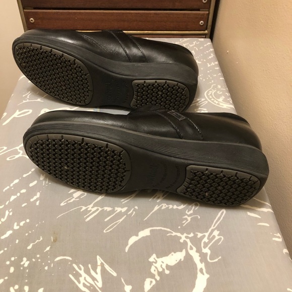 Shoes - Picture 3 of 5